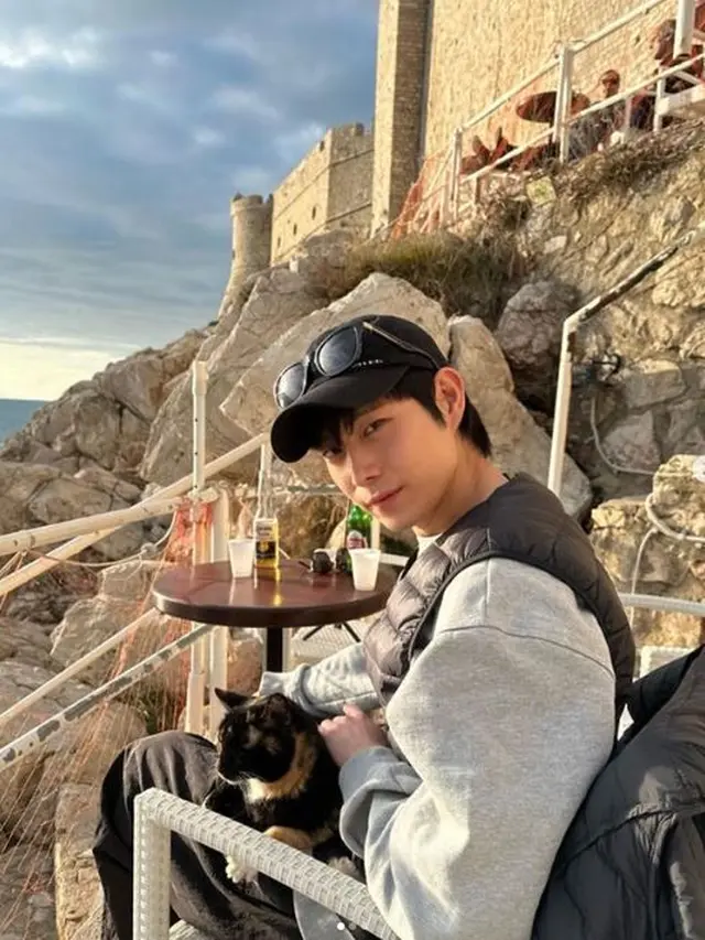7 Potret Kim Young Dae, Lakoni Peran Ganda dalam Drakor Moon In The Day
