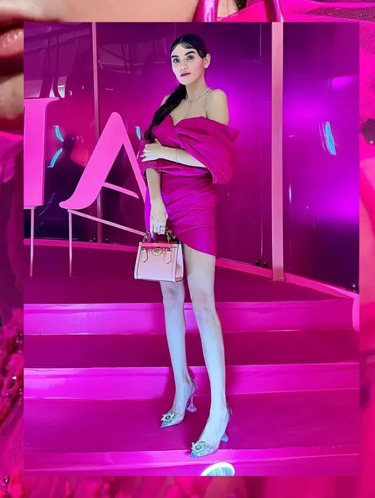 <p>Potret terbaru Hilda Vitria dalam acara Fashion Styling Exhibition di Jakarta. (Foto: Instagram/ moedjenan)</p>