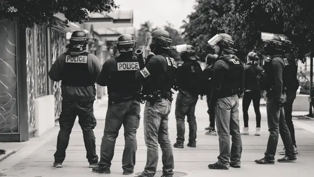 police(unsplash.com/ev)