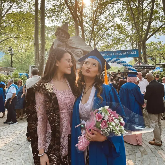 [Fimela] Aaliyah dan Zahwa Massaid