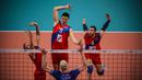 Pertandingan bola voli antara Prancis melawan Serbia (merah) pada turnamen Men Volleyball European Championships di Busto Arsizio, Italia, Rabu (14/10/2015). (AFP Photo/Olivier Morin)