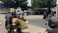 Harga Pertamax Naik, Antrean Panjang Pertalite di Beberapa SPBU