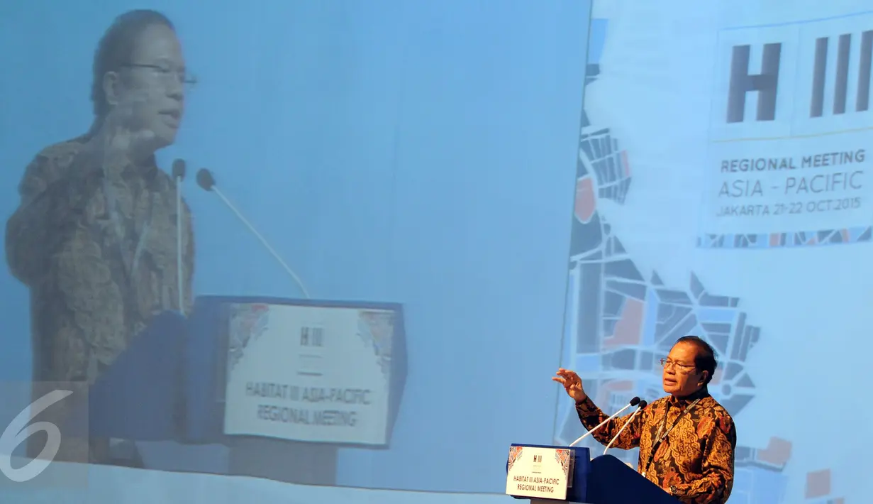 Menko Kemaritiman dan Sumber Daya, Rizal Ramli memberikan sambutan jelang membuka Habitat III Asia Pasific Regional Meeting di Jakarta, Rabu (21/10/2015). Pertemuan ini juga membahas dampak meningkatnya urbanisasi. (Liputan6.com/Helmi Fithriansyah)