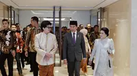 Atta Halilintar menyambut kedatangan Presiden Jokowi dan Ibu Negara, Iriana Jokowi, dalam akad nikah Thariq Halilintar dan Aaliyah Massaid di Jakarta. (Foto: Dok. Instagram @attahalilintar)