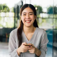 iluastrasi perempuan tertawa/Twinsterphoto/Shutterstock