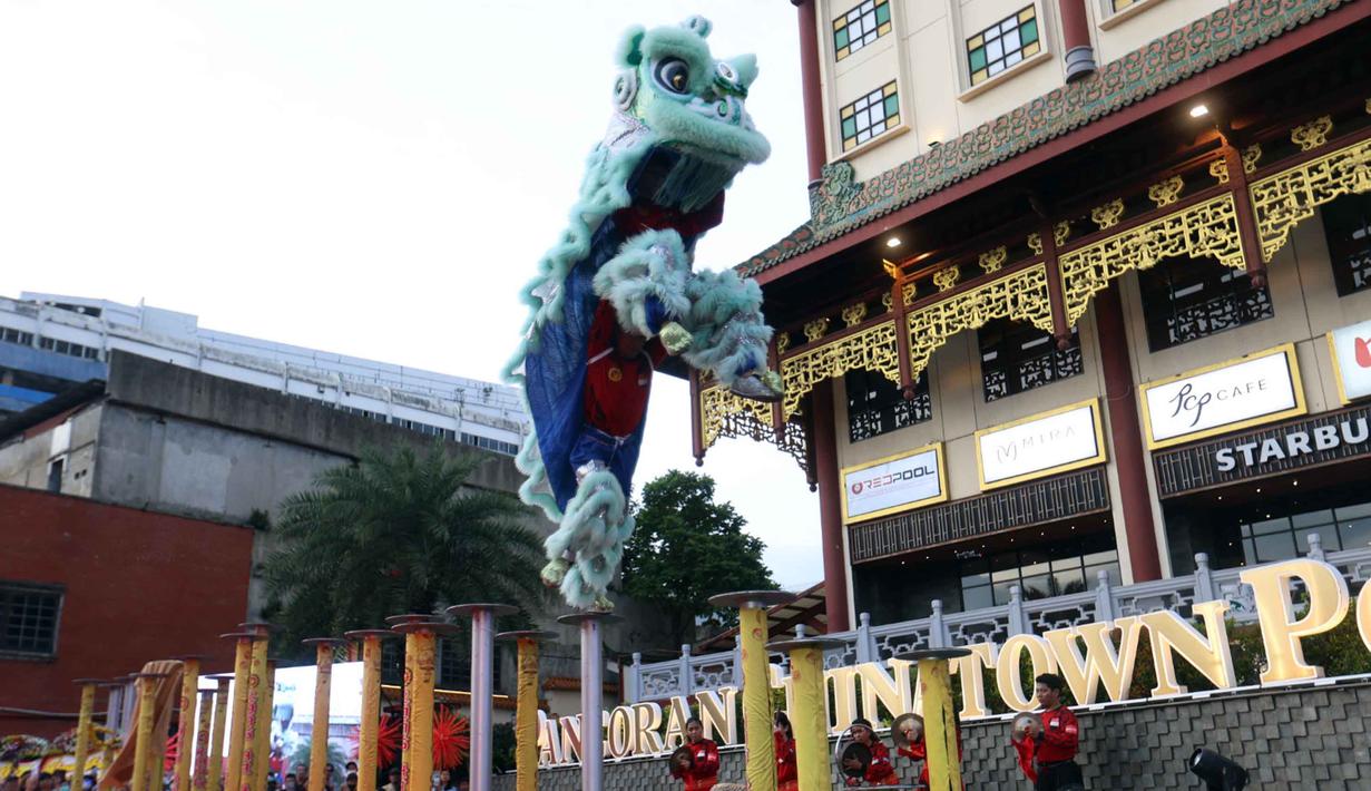 Penari Barongsai saat tampil pada puncak perayaan Cap Go Meh di kawasan Pancoran Chinatown Point Mall, Jakarta, Selasa 3 Maret 2026. Pemerintah Provinsi (Pemprov) DKI Jakarta melalui Dinas Pariwisata dan Ekonomi Kreatif (Disparekraf) menggelar puncak perayaan Cap Go Meh Jakarta 2026. (Kapanlagi.com/Budy Santoso)