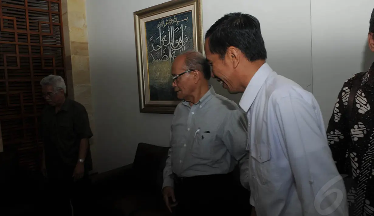 Pertemuannya dengan Buya Syafii merupakan kelima kalinya sejak dia menjadi Wali Kota Solo dulu, setiap bertemu keduanya juga relatif selalu membicarakan topik yang sama (Liputan6.com/Herman Zakharia) 