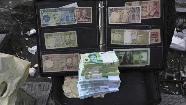 Nilai Mata Uang Iran Jatuh ke Titik Terendah