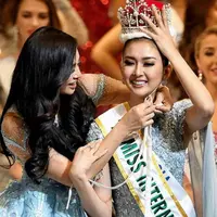 Makeup Simpel Kevin Lilliana di Miss International 2017. (Instagram/ officialputeriindonesia).