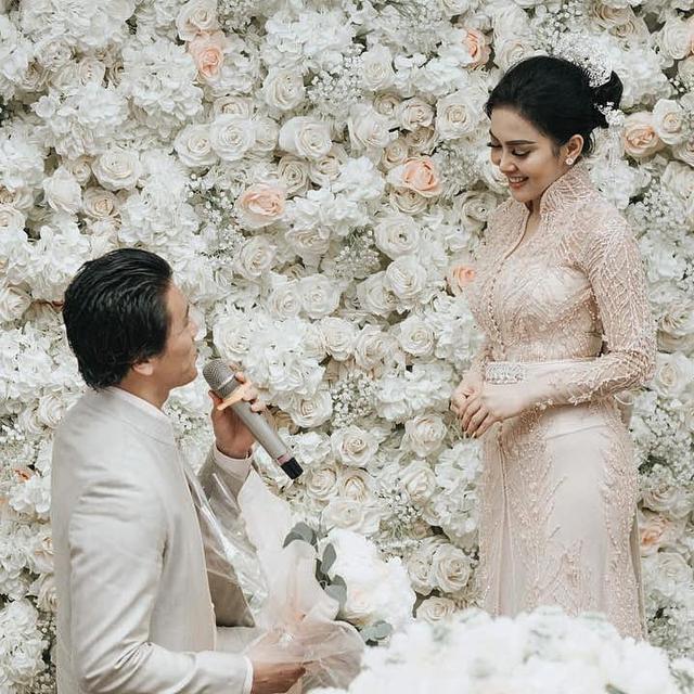Alasan Keluarga Merahasiakan Akad Nikah Syahrini Reino Barack Showbiz Liputan6 Com