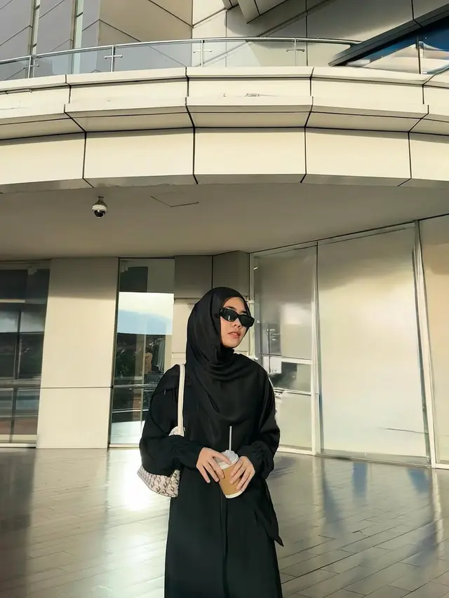 Potret Terbaru Alifa Lubis Berhijab (credit: instagram/alifalubis)