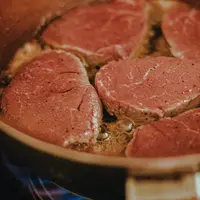 Ilustrasi daging rendah lemak. (Copyright Pexels/Marina Utrabo)