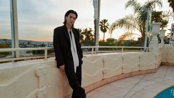 Suga BTS Didaulat Jadi Brand Ambassador Valentino