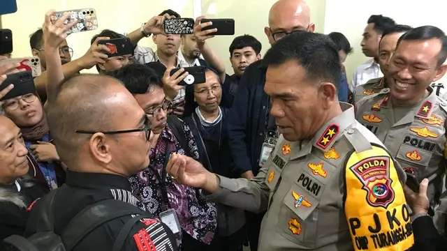 Komisi III DPR menggelar Rapat Dengar Pendapat dengan Kapolda NTT Irjen Daniel Tahi Silitonga, membahas soal pemecatan Ipda Rudy Soik.