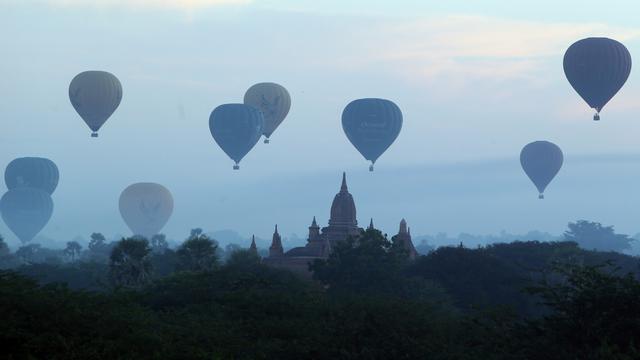 Serunya Menyambut Pagi di Langit Myanmar dengan Balon Udara