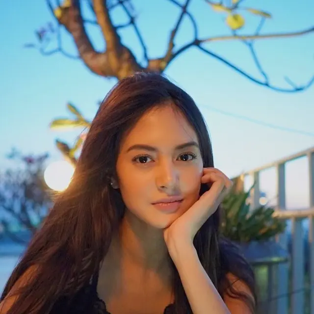 6 Potret Lawas Aurelie Moeremans di Usia 20-an, Dipersuting Tyler di Usia 31 Tahun