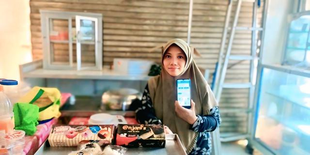 Dari Dapur Sederhana ke Usaha Mandiri, Tantiningsih Berkembang Bersama Holding UMi