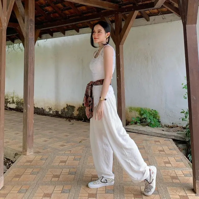 7 Potret Fanny Soegi, Pelantun 'Asmalibrasi' yang Viral di TikTok