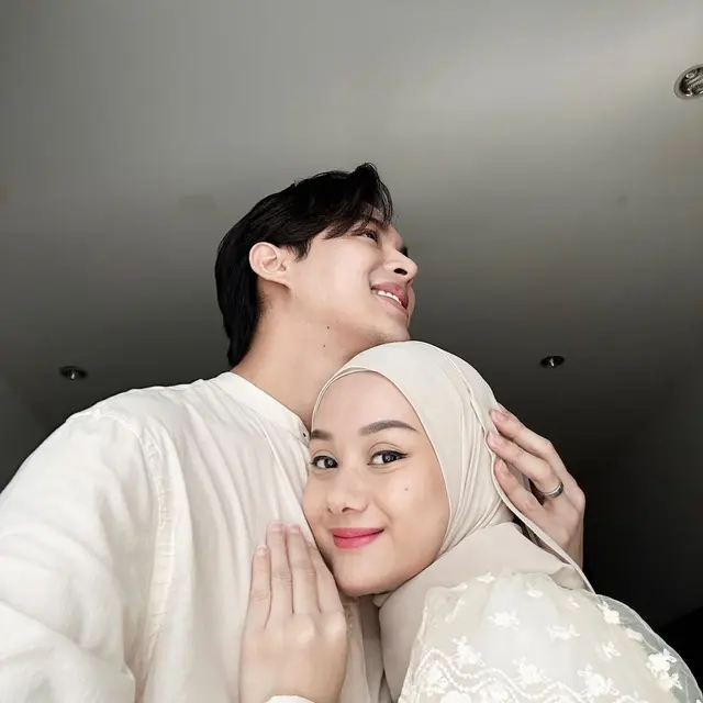 [Fimela] Rey Mbayang dan Dinda Hauw
