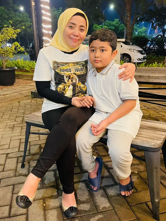 6 Potret Muzdafilah yang Kini Terlihat Langsing Ini Dipuji Bak ABG