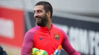 Gelandang Barcelona asal Turki, Arda Turan. (AFP/Oli Scarff)