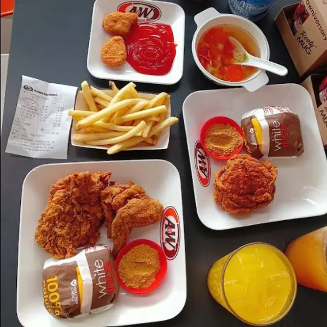 Rekomendasi Tempat Makan yang Buka 24 Jam di Surabaya