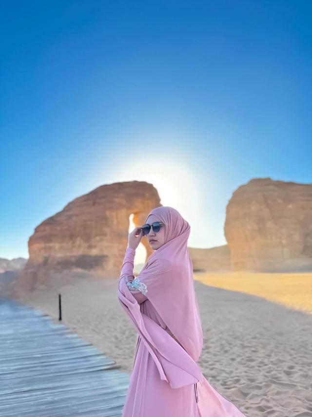 Potret Happy Asmara yang Makin Cantik dengan Hijab, Pesonanya Anggun dan Teduh