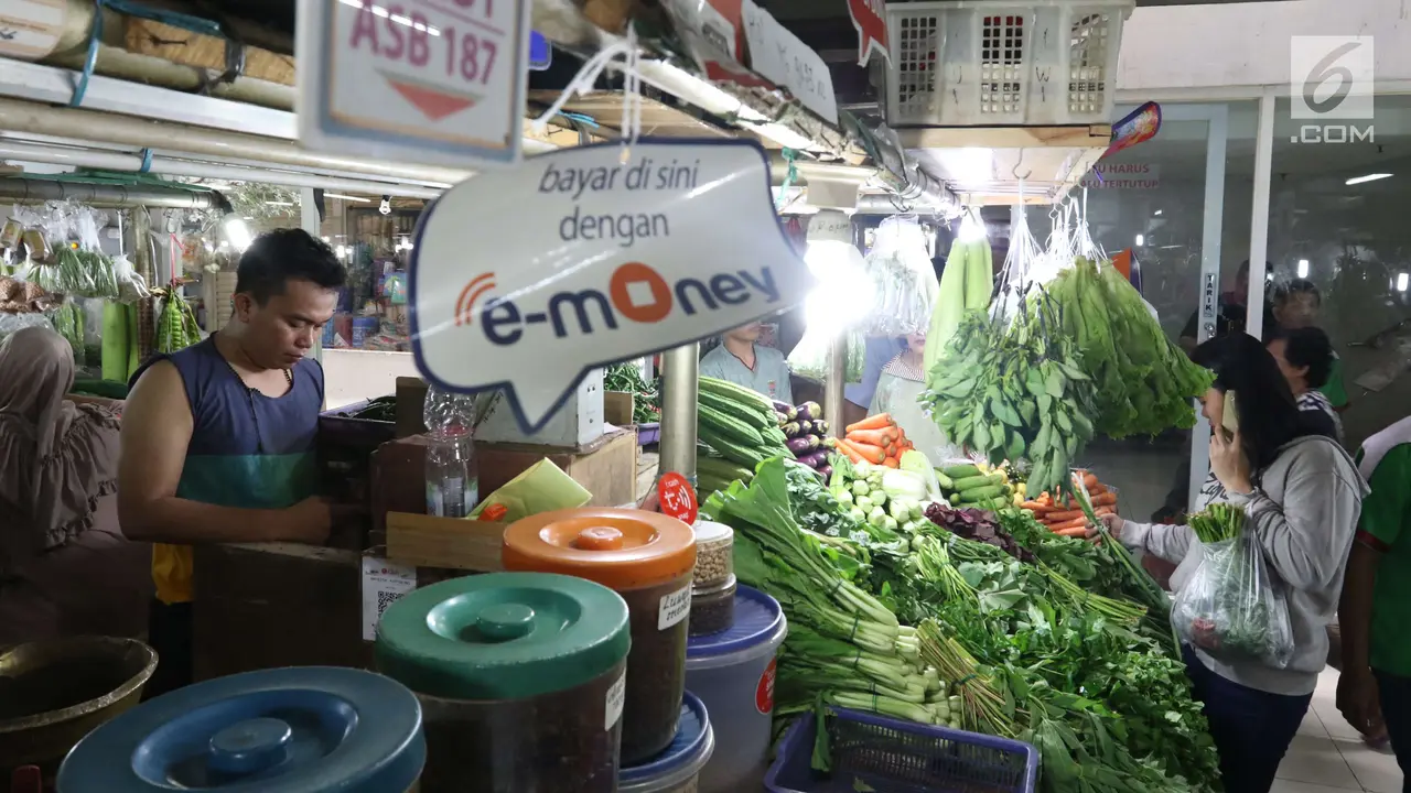 Belanja di Pasar Sayur Mayestik Bisa Bayar Nontunai