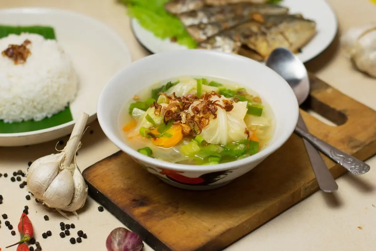 Ilustrasi nasi sayur sop
