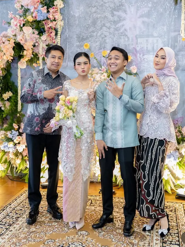 Alya Rohali saat Acara Tunangan Putri Sulungnya. [@arohali]