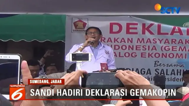 Sandiaga juga menemui para ulama dan tokoh agama di Balai Sartika, Bandung. Dalam pertemuan ini Sandi juga mendapat sumbangan dana dari para emak-emak dan kaum milenial secara langsung.