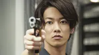 Aktor Takeru Satoh baru saja mengambil alih akun Twitter untuk dorama barunya, Tennou no Ryouriban.