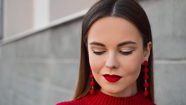 [Fimela] Lipstik Merah