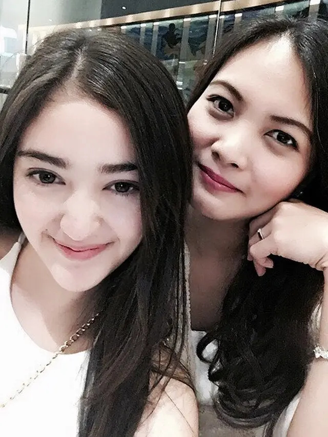 Bak Kakak Adik, Ini 6 Potret Kebersamaan Ranty Maria dan Ibunda