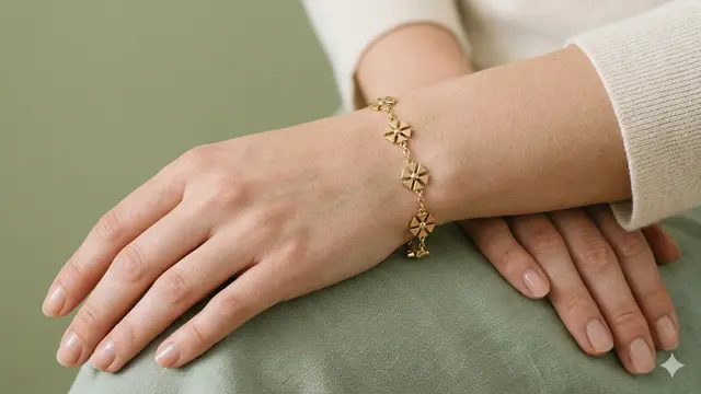 Model Gelang Emas Elegan Motif Bunga Kecil Tanpa Batu. Gemini