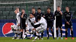 Hingga 2 November lalu, El Real telah memainkan 16 laga, dengan 11 di antaranya meraih kemenangan, dan sisanya berakhir imbang. (AFP/Odd Andersen)