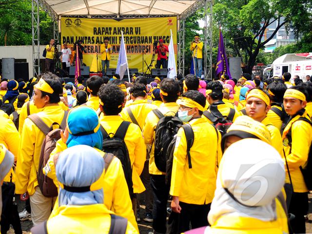 6 Warna Jaket Kampus Yang Ikonik Lifestyle Liputan6 Com Yang berarti kedua klausa tersebut. 6 warna jaket kampus yang ikonik