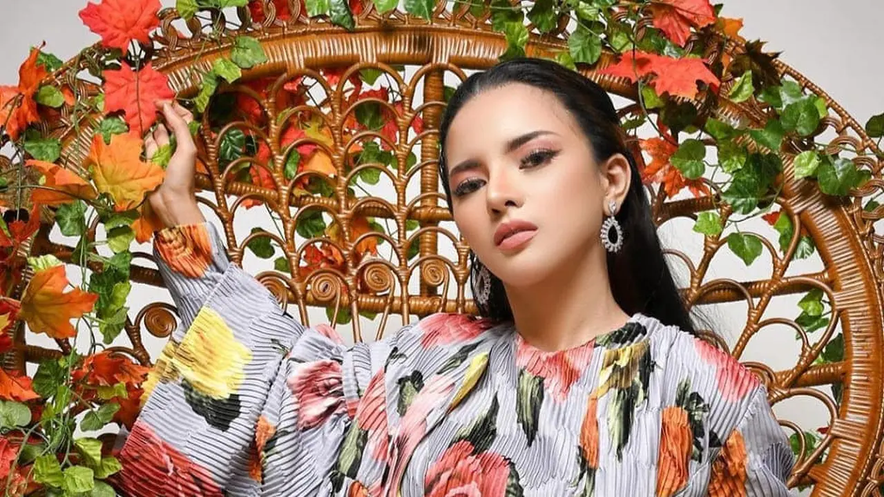 6 Potret Intan Permata, Selebgram yang Tengah Jadi Sorotan