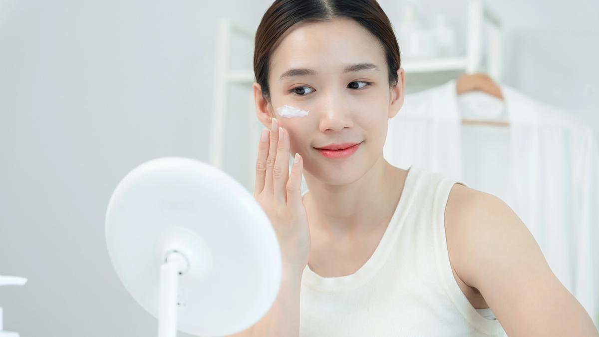 Morning vs Night Skincare: Kenali Perbedaan dan Urutan yang Tepat untuk Kulit