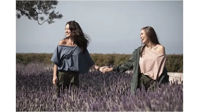 7 Momen Akrab Cathy Sharon dan Julie Estelle, Sibling Goals Banget