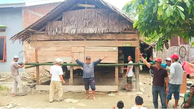 Diusir Caleg Gagal, Warga Kolaka Utara Angkat Kaki dan Rumah