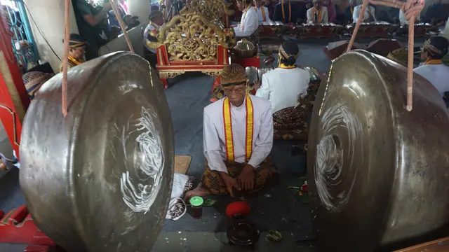 Ilustrasi hgamelan pengiring macapat