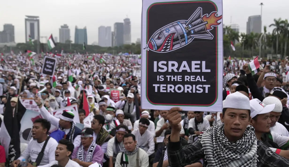 Seruan dukungan tersebut menyusul tindakan kekejaman Israel yang menewaskan ribuan jiwa rakyat Palestina. (AP Photo/Dita Alangkara)