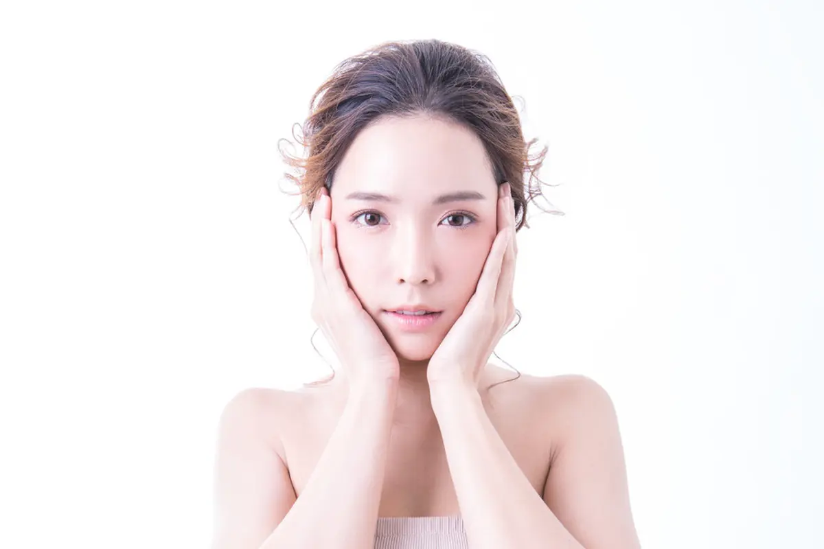 3 Rekomendasi Produk Skincare Malam Hari untuk Rawat Kulit Cantik Alami