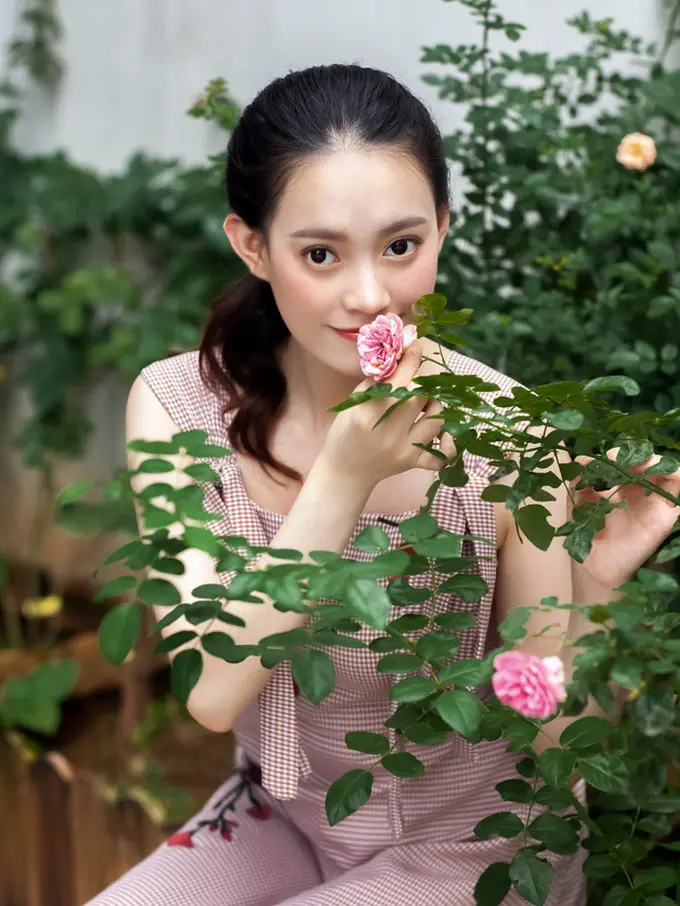 kalem bunga pink tersenyum baik