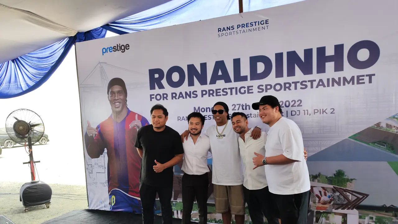 Ronaldinho hadir di Rans Prestige Sportstainment