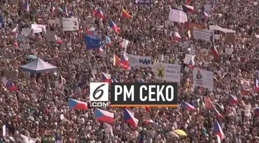 Aksi unjuk rasa besar-besaran digelar di Praha Republik Ceko hari Minggu (23/6). Ratusan ribu demonstran menuntut Perdana Menteri Ceko Andrej Babis segera mundur.