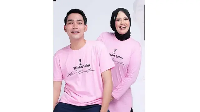 Berpisah Karena Restu Orang Tua, Ini 6 Foto Kebersamaan Elly Sugigi dan Aditya Gumelar