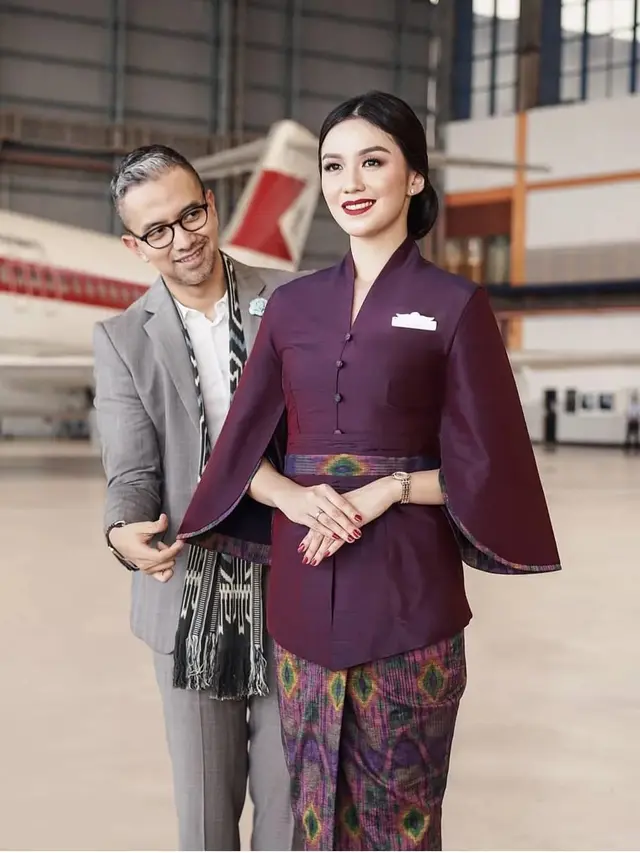Melihat Seragam Terbaru Awak Cabin Garuda Indonesia Rancangan Didiet Maulana