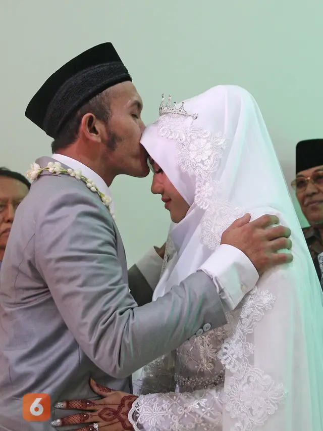 [Bintang] Caesar dan Almaratu Intan